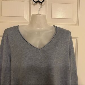 Chico's Size 2 Light Blue Long Sleeve V-Neck Knit Top